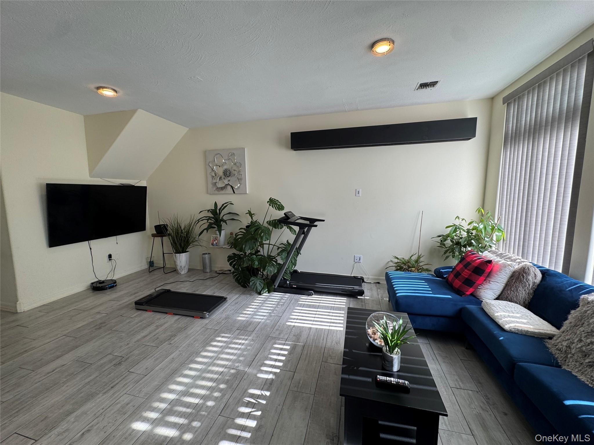 Single Family Lighthouse Drive Queens, NY 11692, MLS-1012403-22