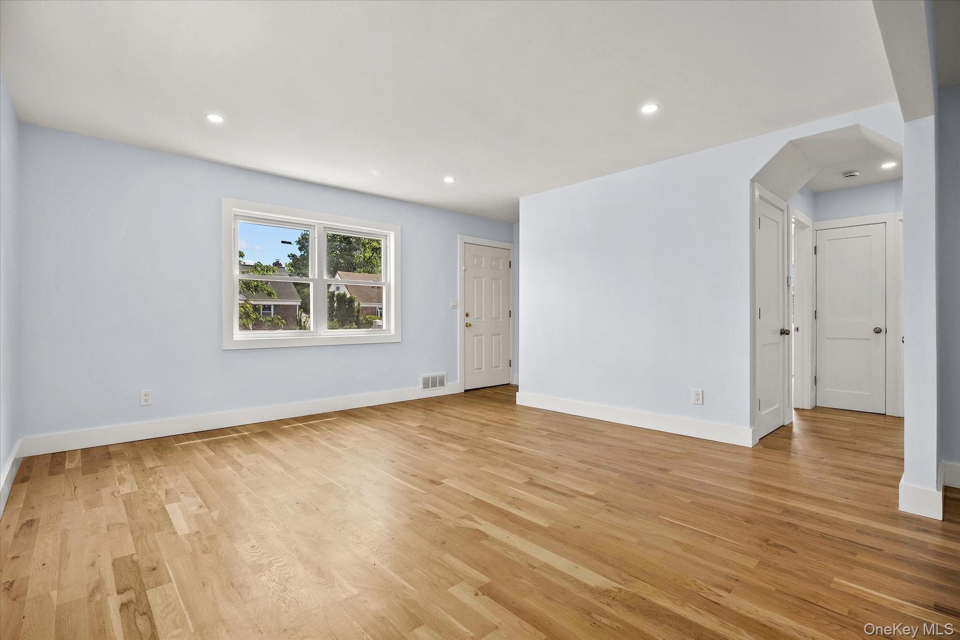 Single Family Circle Drive Nassau County, NY 11550, MLS-1012411-10