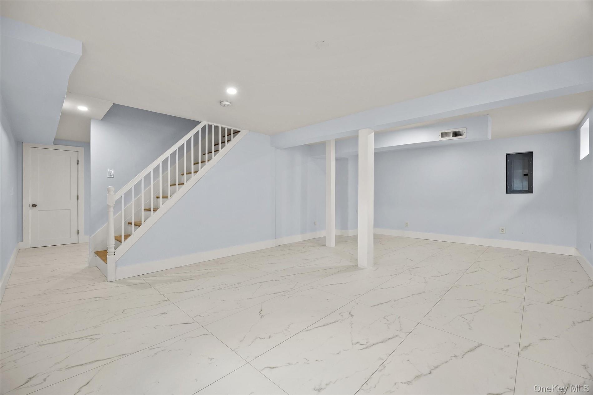 Single Family Circle Drive Nassau County, NY 11550, MLS-1012411-32
