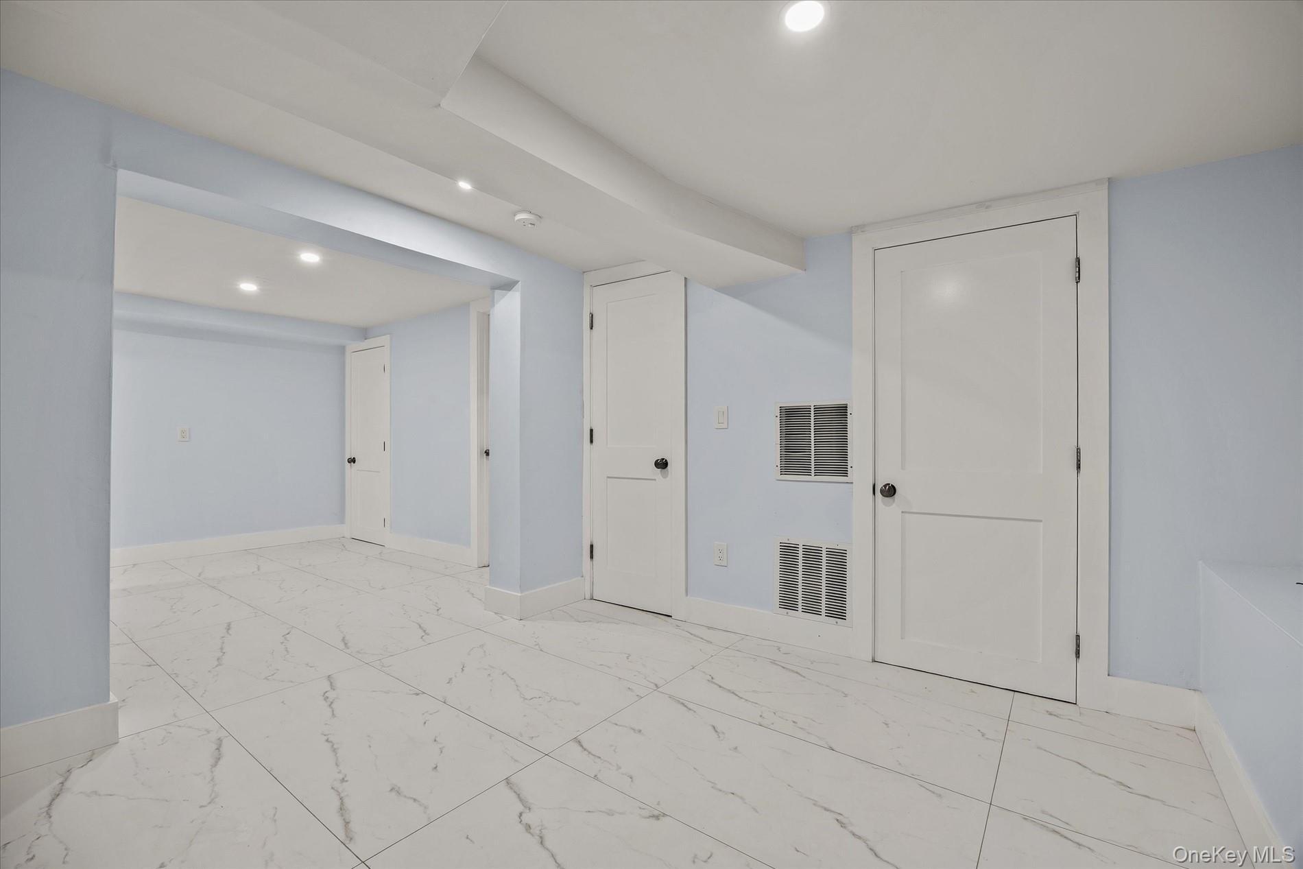Single Family Circle Drive Nassau County, NY 11550, MLS-1012411-33