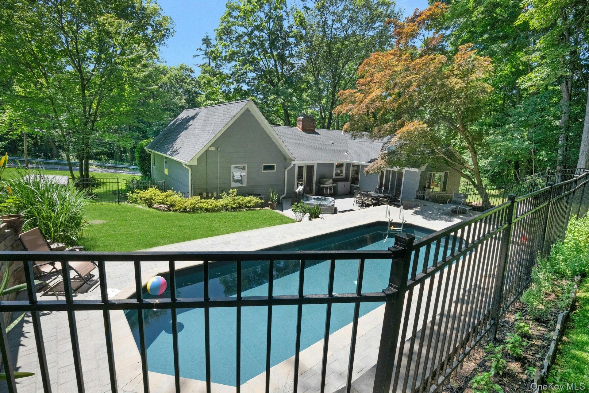 Single Family Deerfield Lane S Westchester County, NY 10570, MLS-1012440-38
