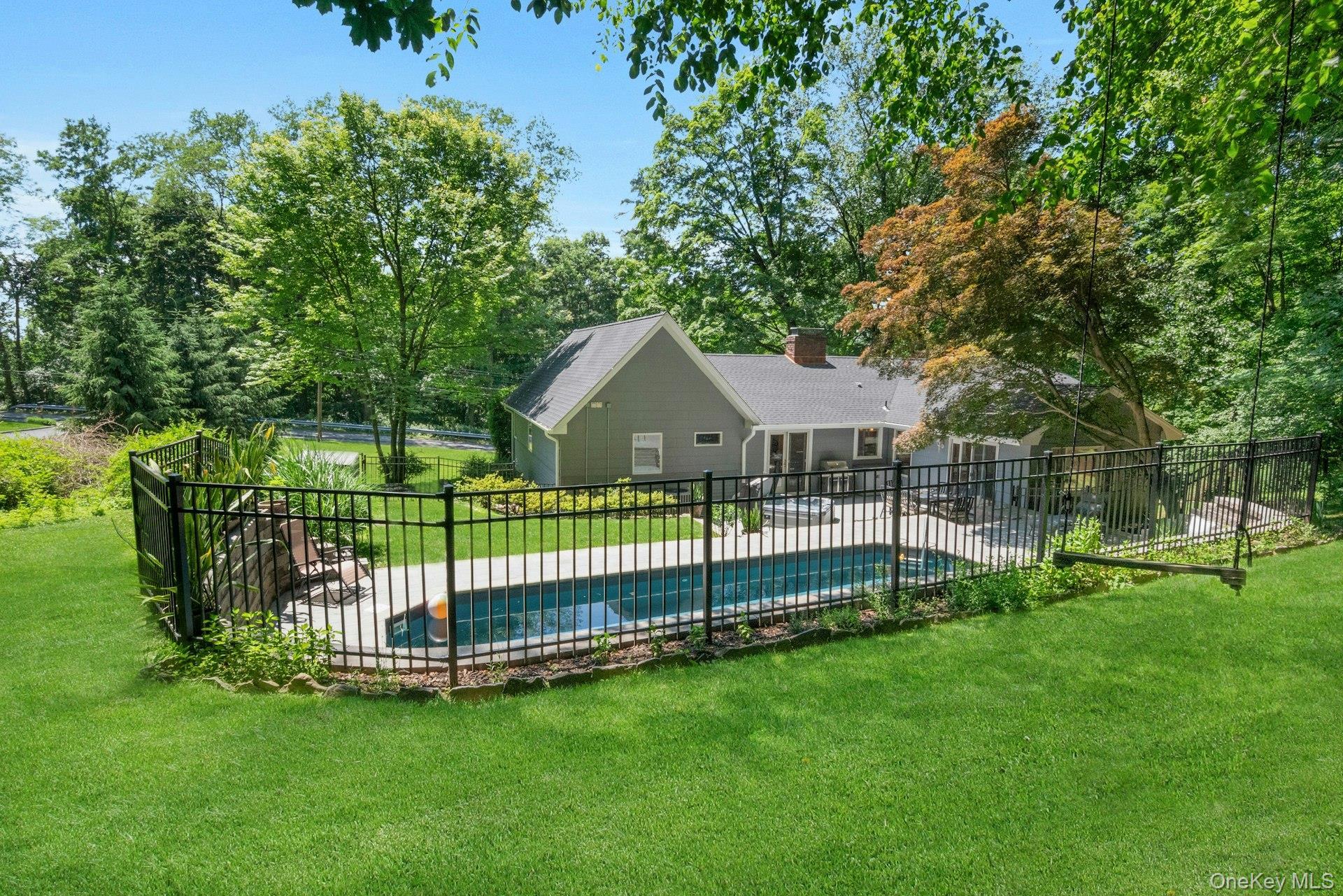 Single Family Deerfield Lane S Westchester County, NY 10570, MLS-1012440-40