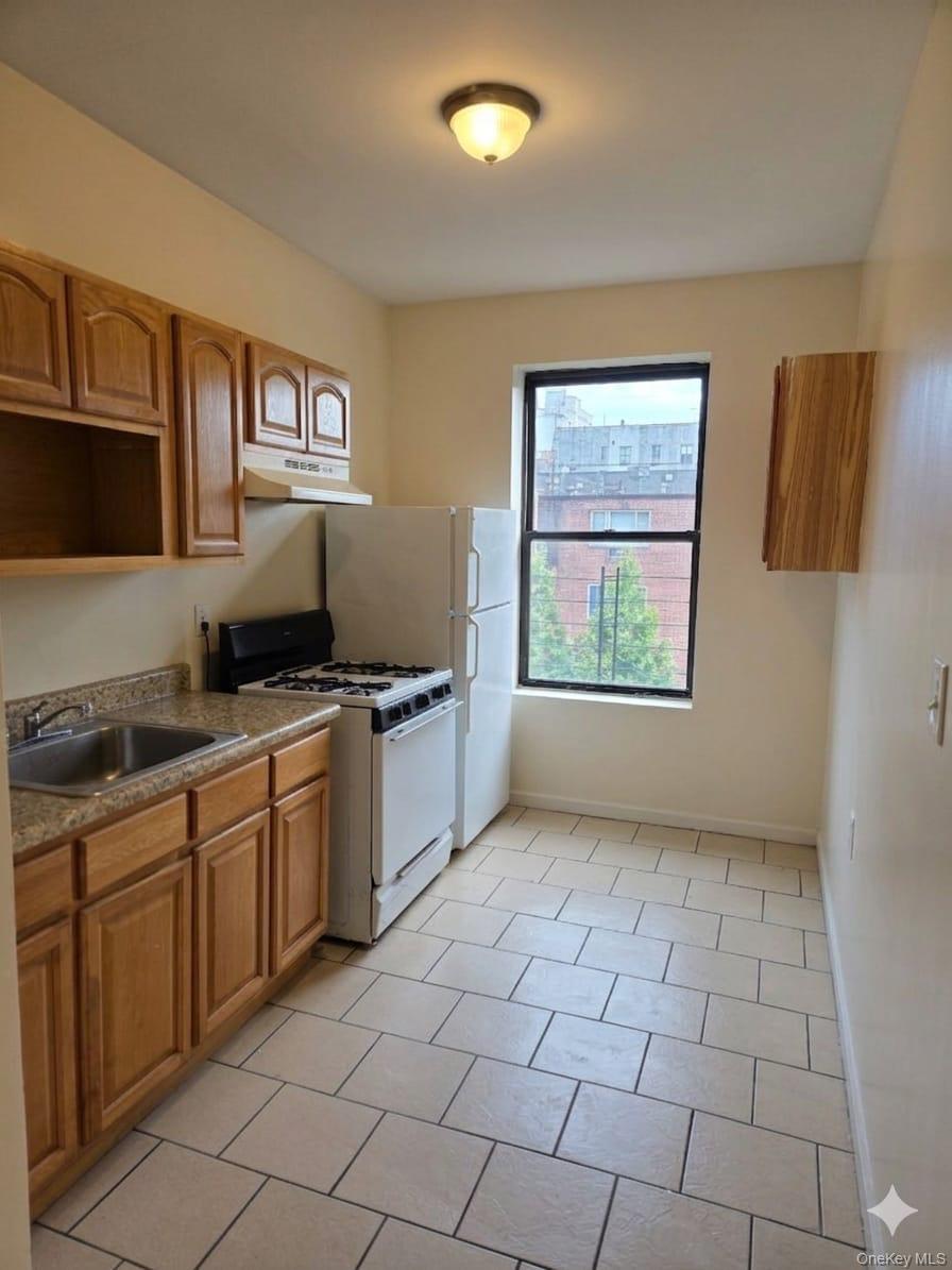 Single Family 186th St Bronx, NY 10458, MLS-1012465-13