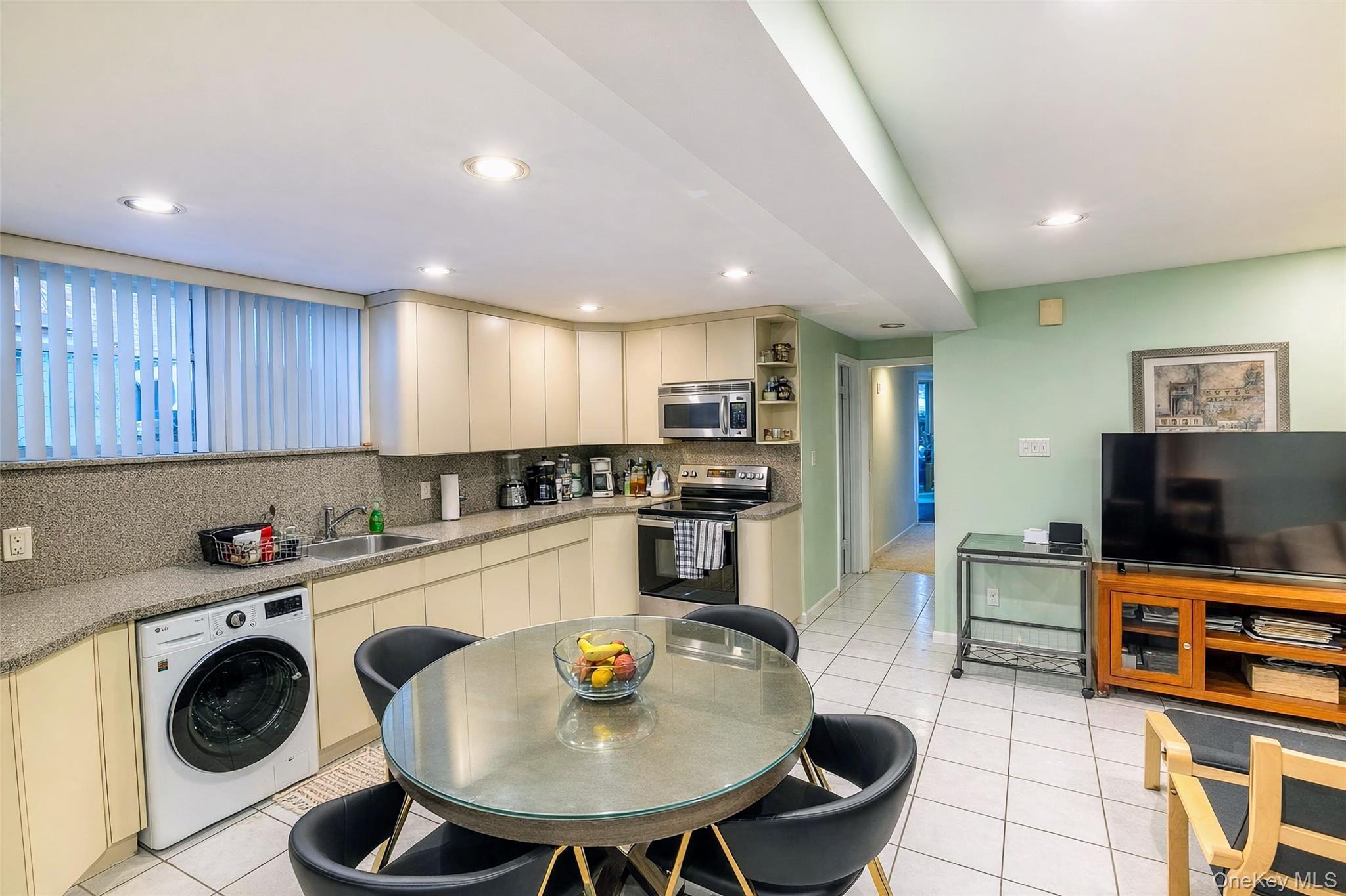 Single Family 195 Street Queens, NY 11358, MLS-1012473-20