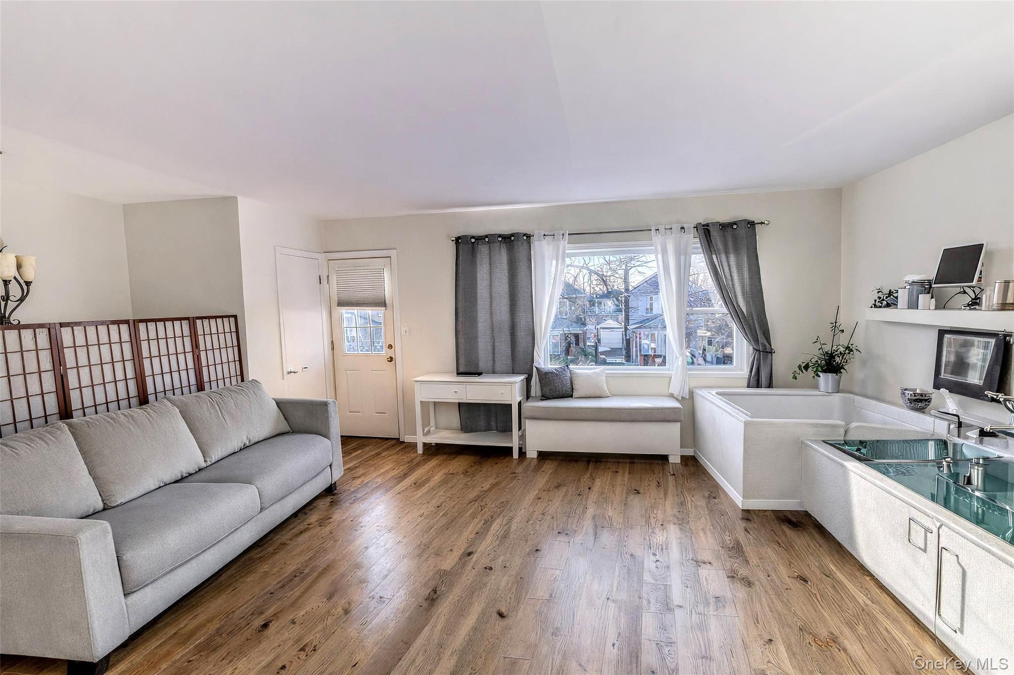 Single Family 195 Street Queens, NY 11358, MLS-1012473-3