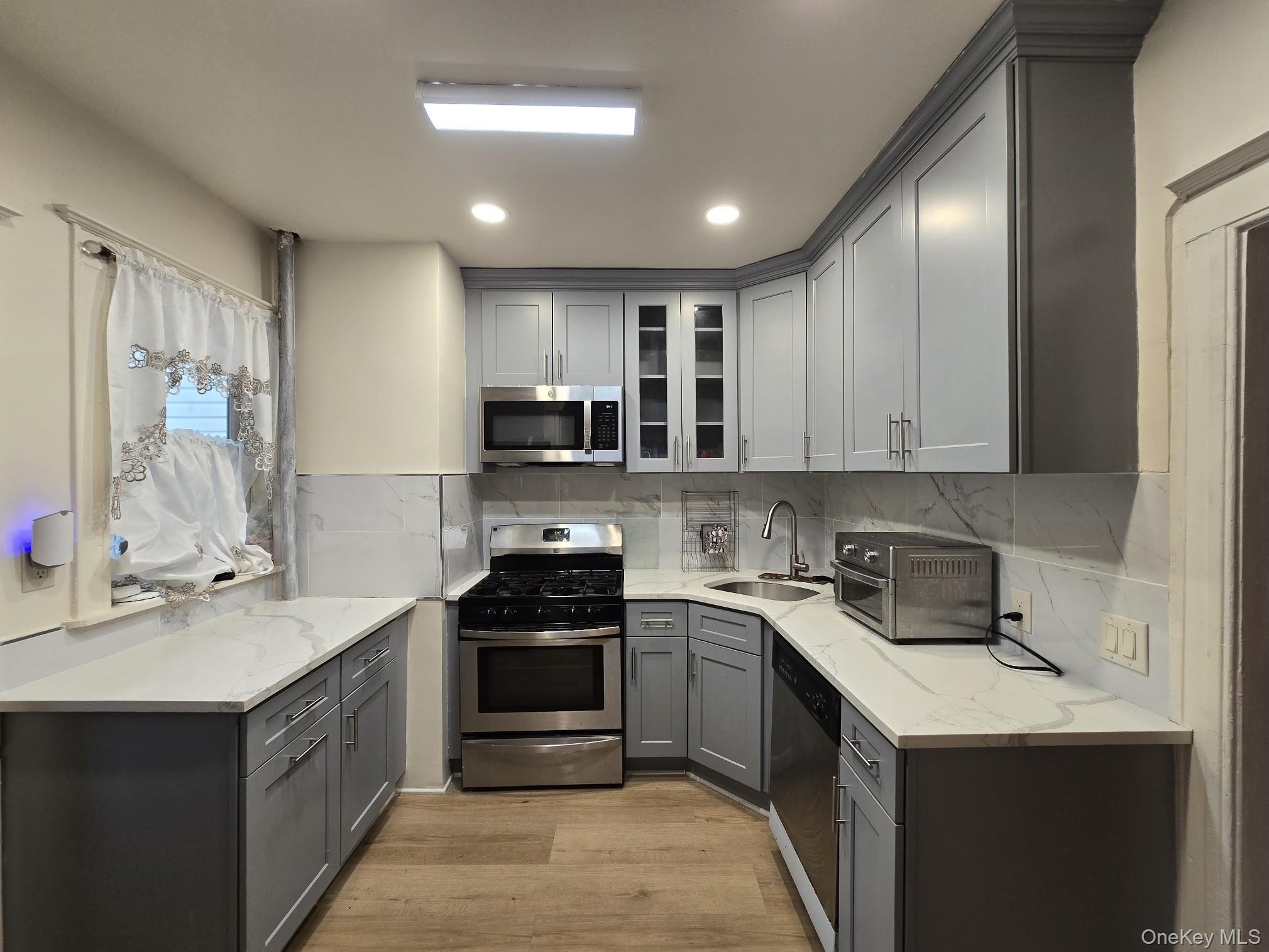 Single Family 37th  Brooklyn, NY 11210, MLS-1012523-4