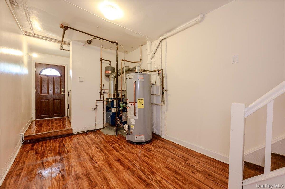 Single Family Woodhull Bronx, NY 10469, MLS-1012557-25