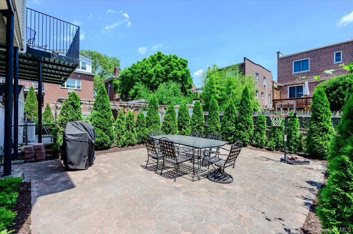 Single Family Woodhull Bronx, NY 10469, MLS-1012557-29