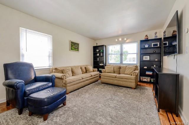 Single Family Woodhull Bronx, NY 10469, MLS-1012557-9