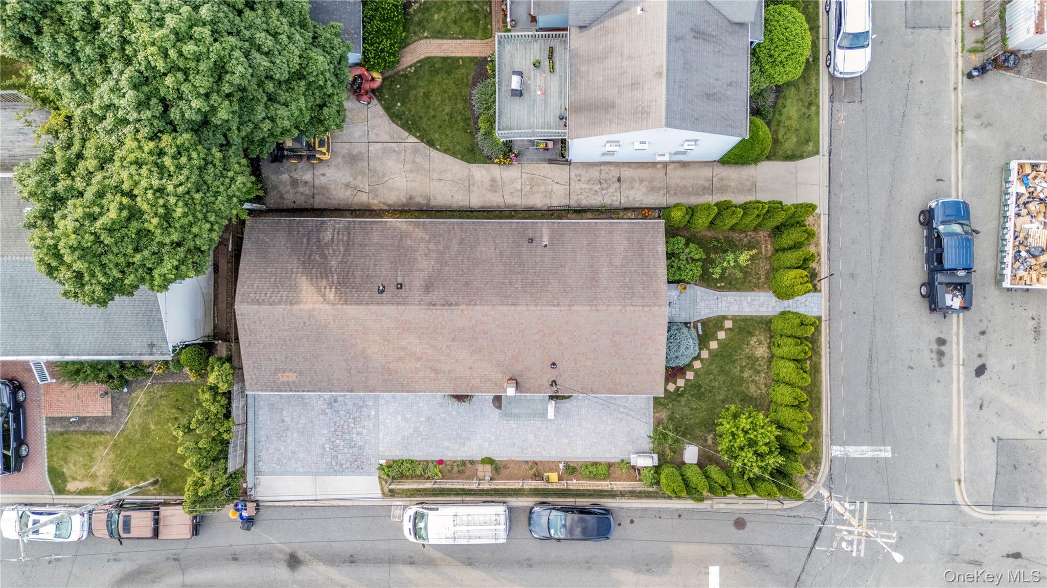 Single Family Richmond Street  Nassau County, NY 11791, MLS-1012561-16