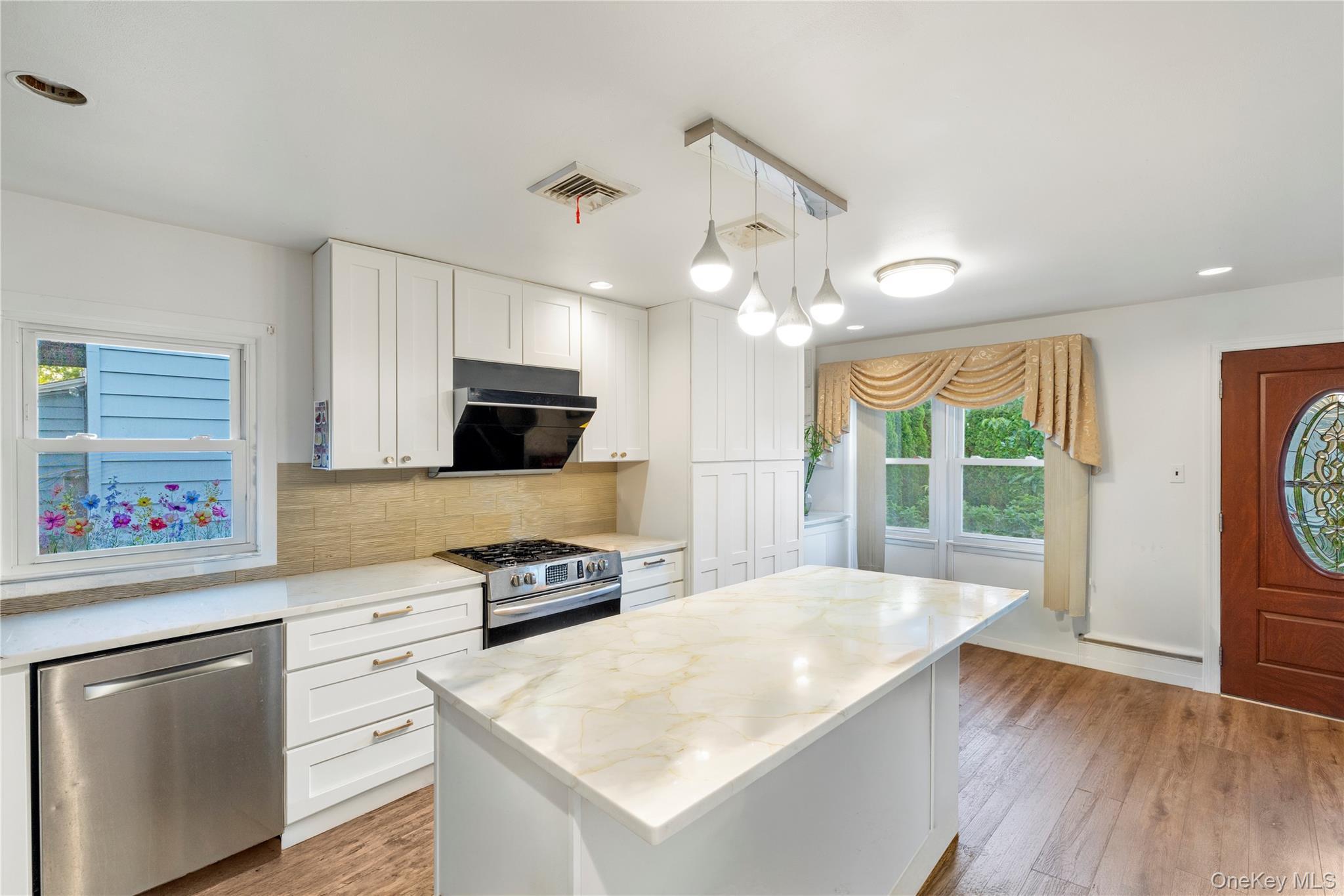 Single Family Richmond Street  Nassau County, NY 11791, MLS-1012561-9