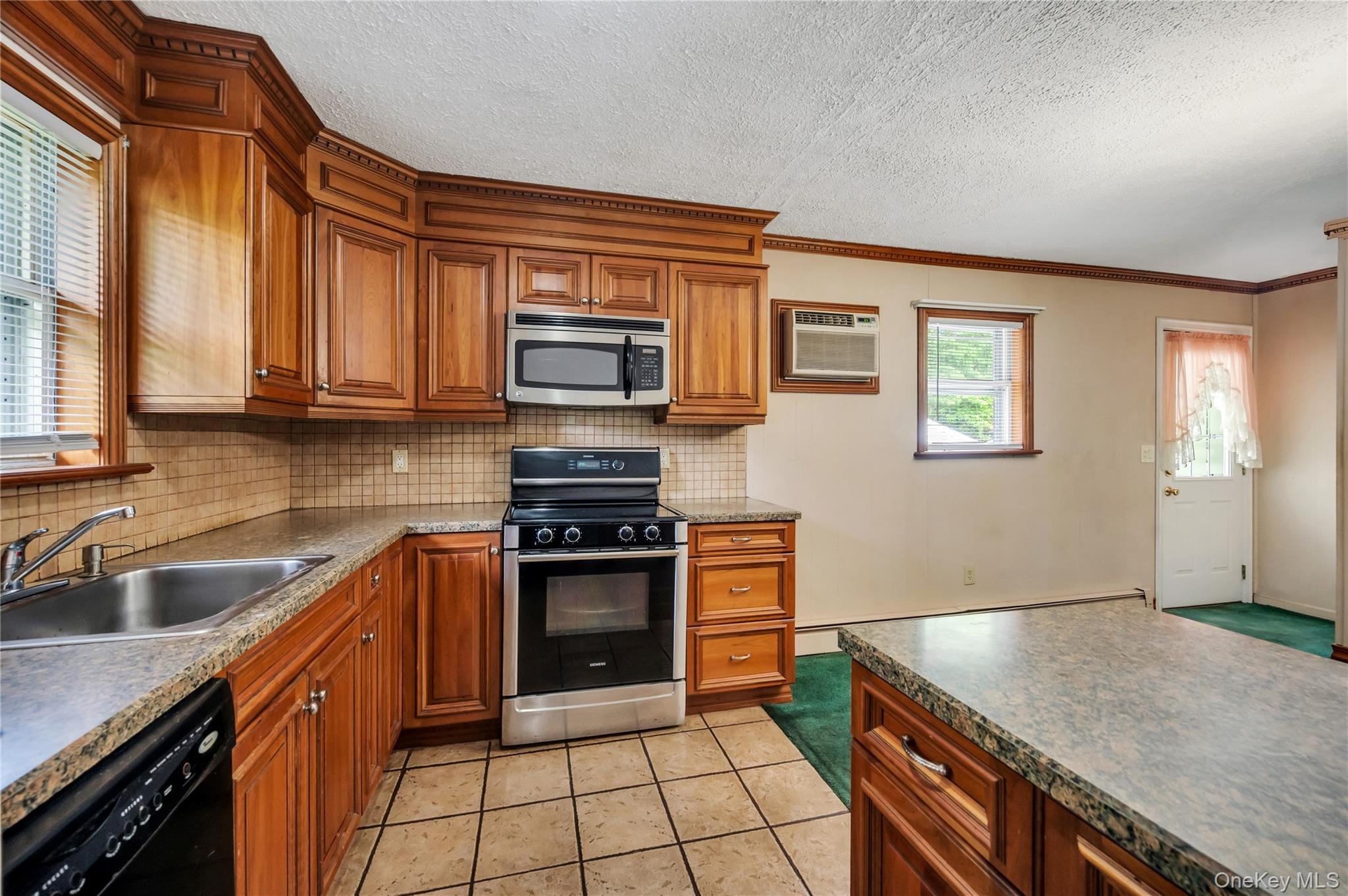 Single Family Pinewood Drive  Suffolk County, NY 11967, MLS-1012599-2