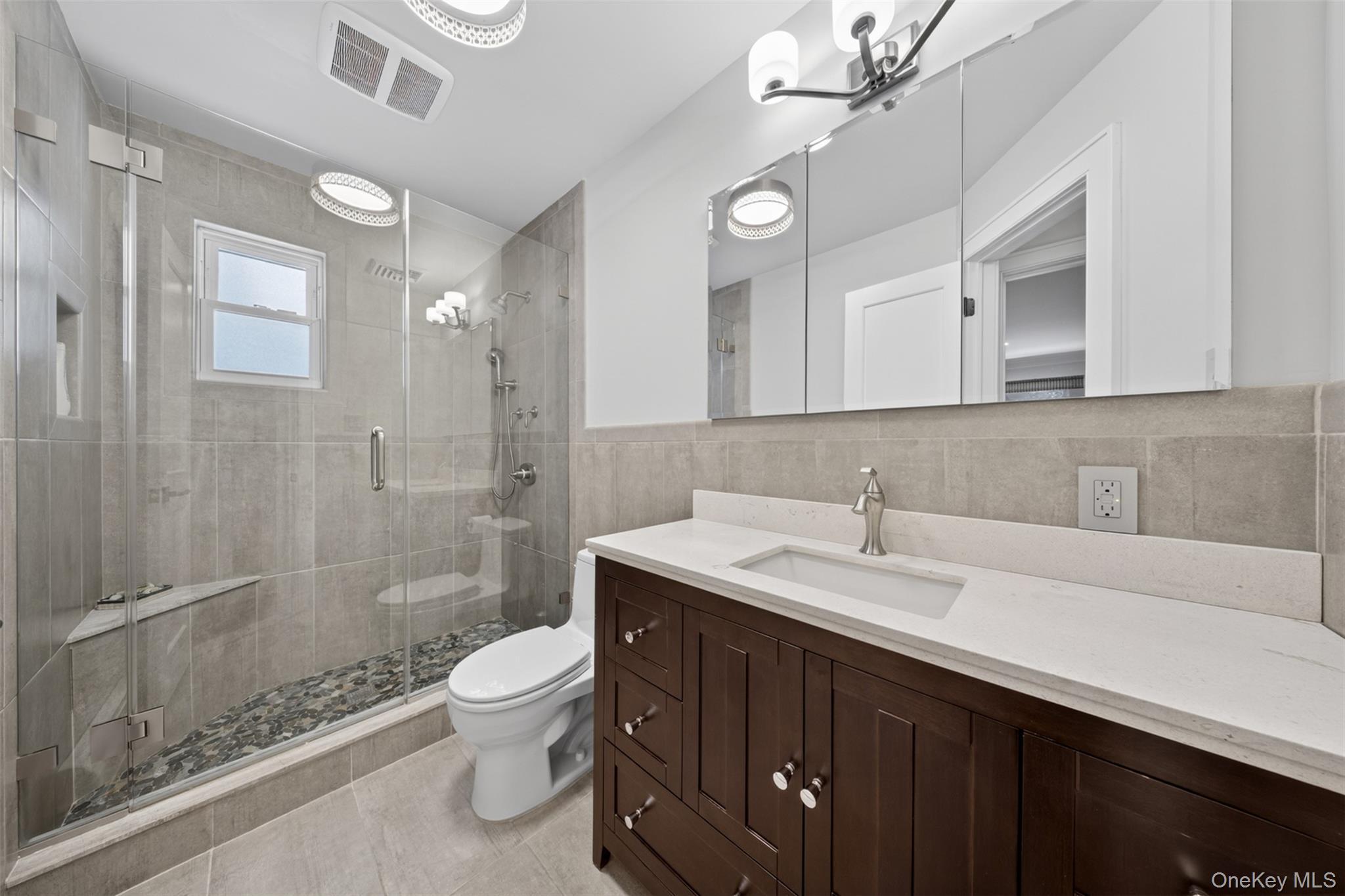 Single Family Bayside Avenue Queens, NY 11354, MLS-1012654-20