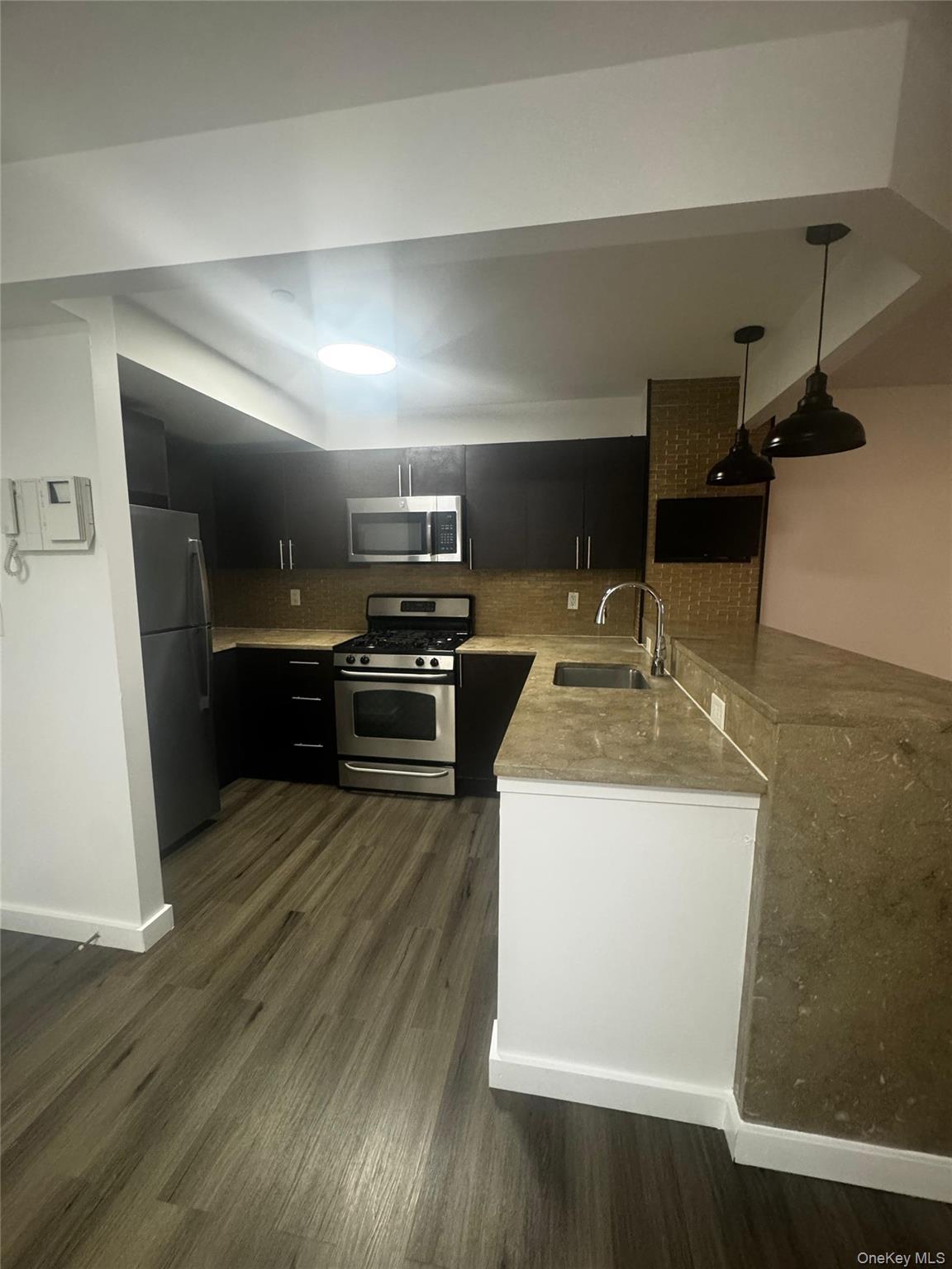 Apartment Outlook Bronx, NY 10465, MLS-1012670-2