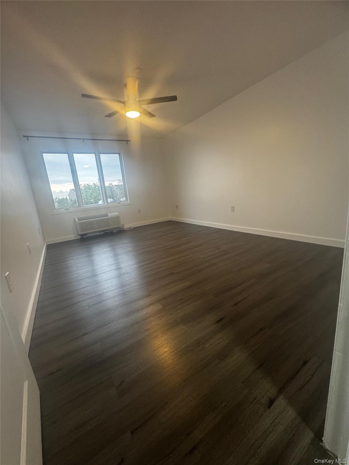 Apartment Outlook Bronx, NY 10465, MLS-1012670-8