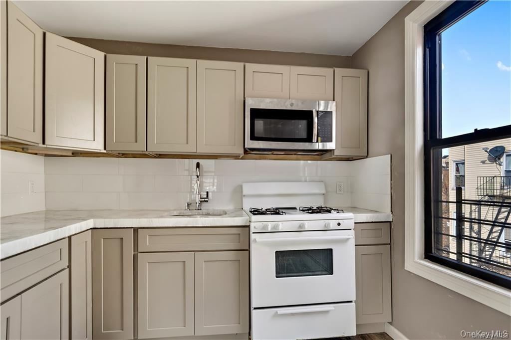 Single Family Park Hill Avenue  Westchester County, NY 10701, MLS-1012696-21