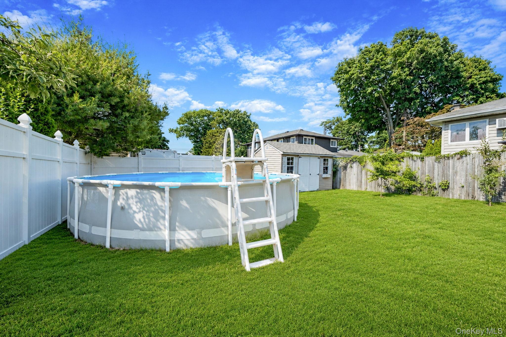 Single Family Outlook Avenue Suffolk County, NY 11704, MLS-1012701-4