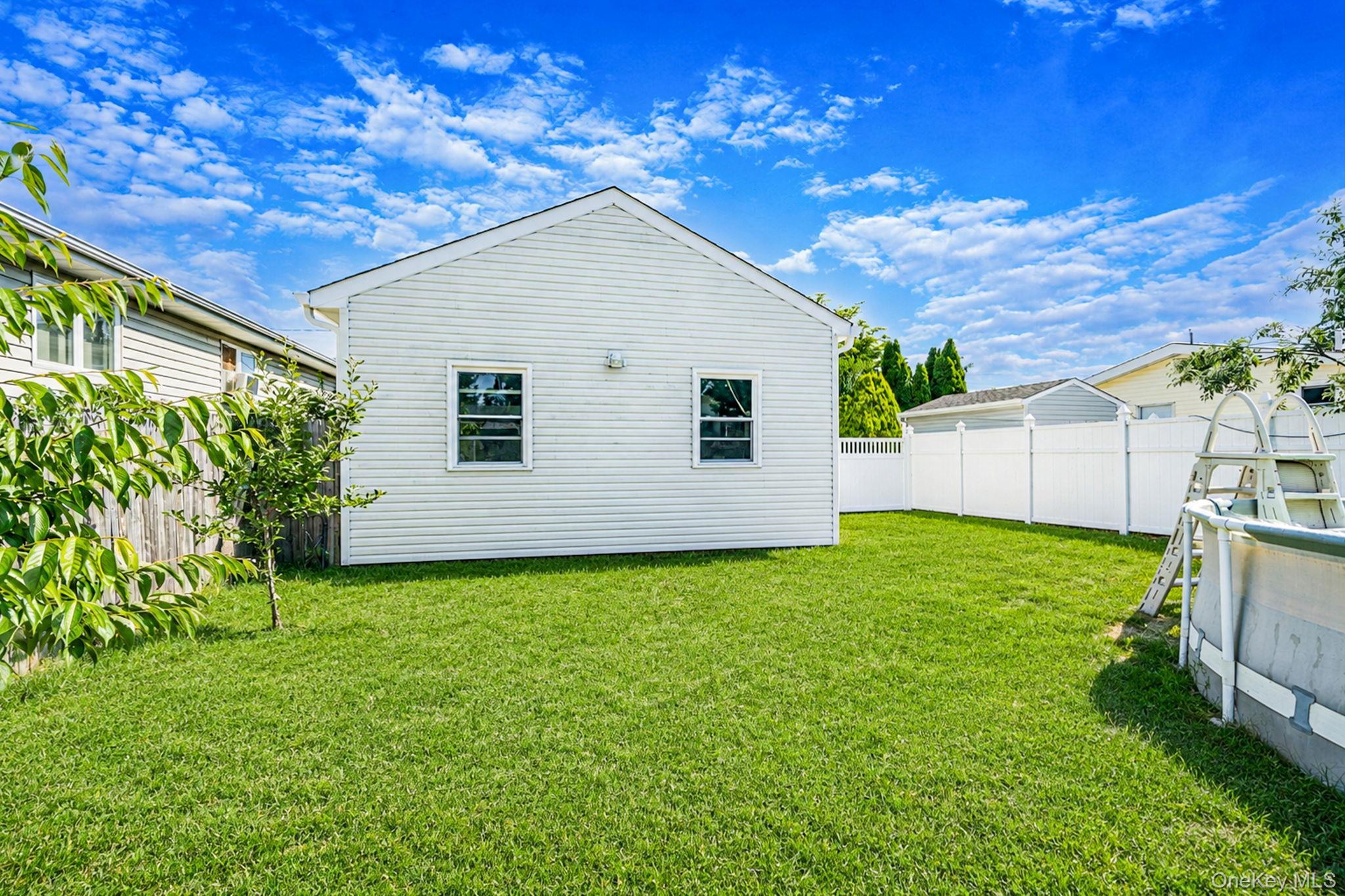 Single Family Outlook Avenue Suffolk County, NY 11704, MLS-1012701-5