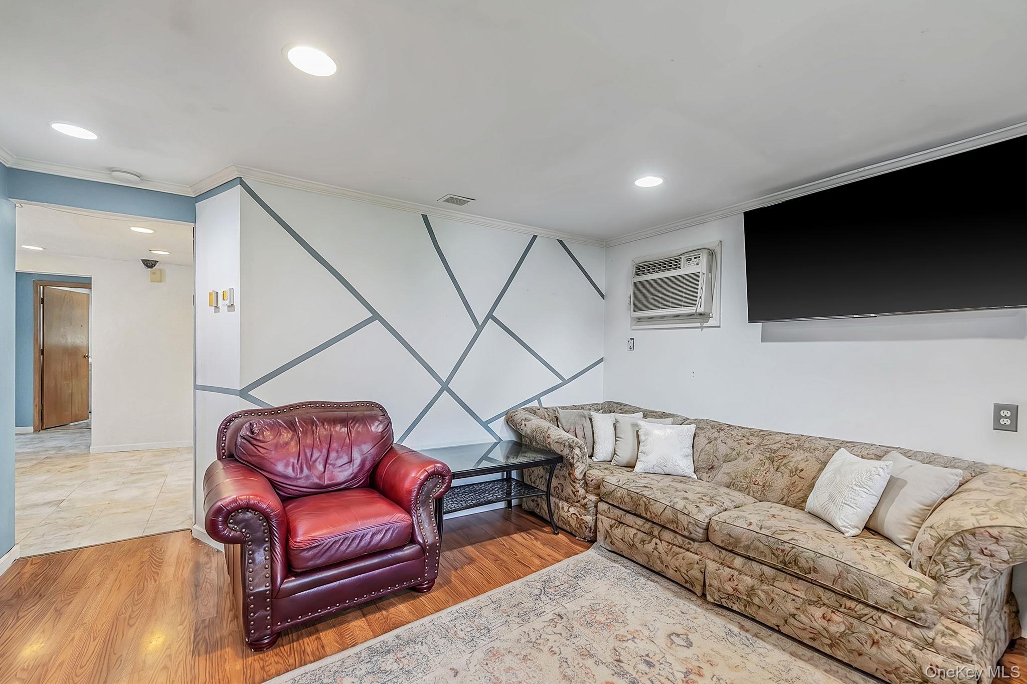 Single Family Outlook Avenue Suffolk County, NY 11704, MLS-1012701-6