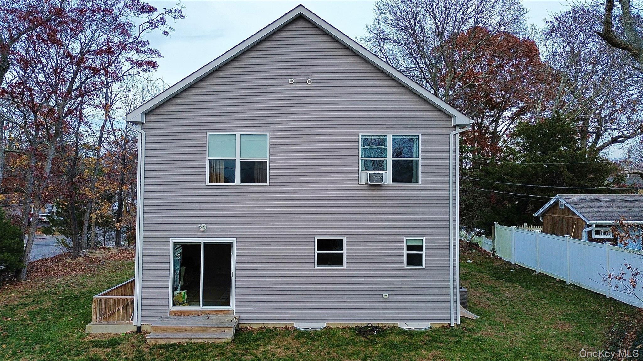 Single Family Winfield Davis Drive Suffolk County, NY 11727, MLS-1012718-5
