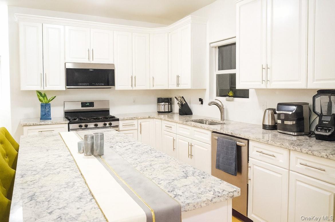 Single Family Winfield Davis Drive Suffolk County, NY 11727, MLS-1012718-7