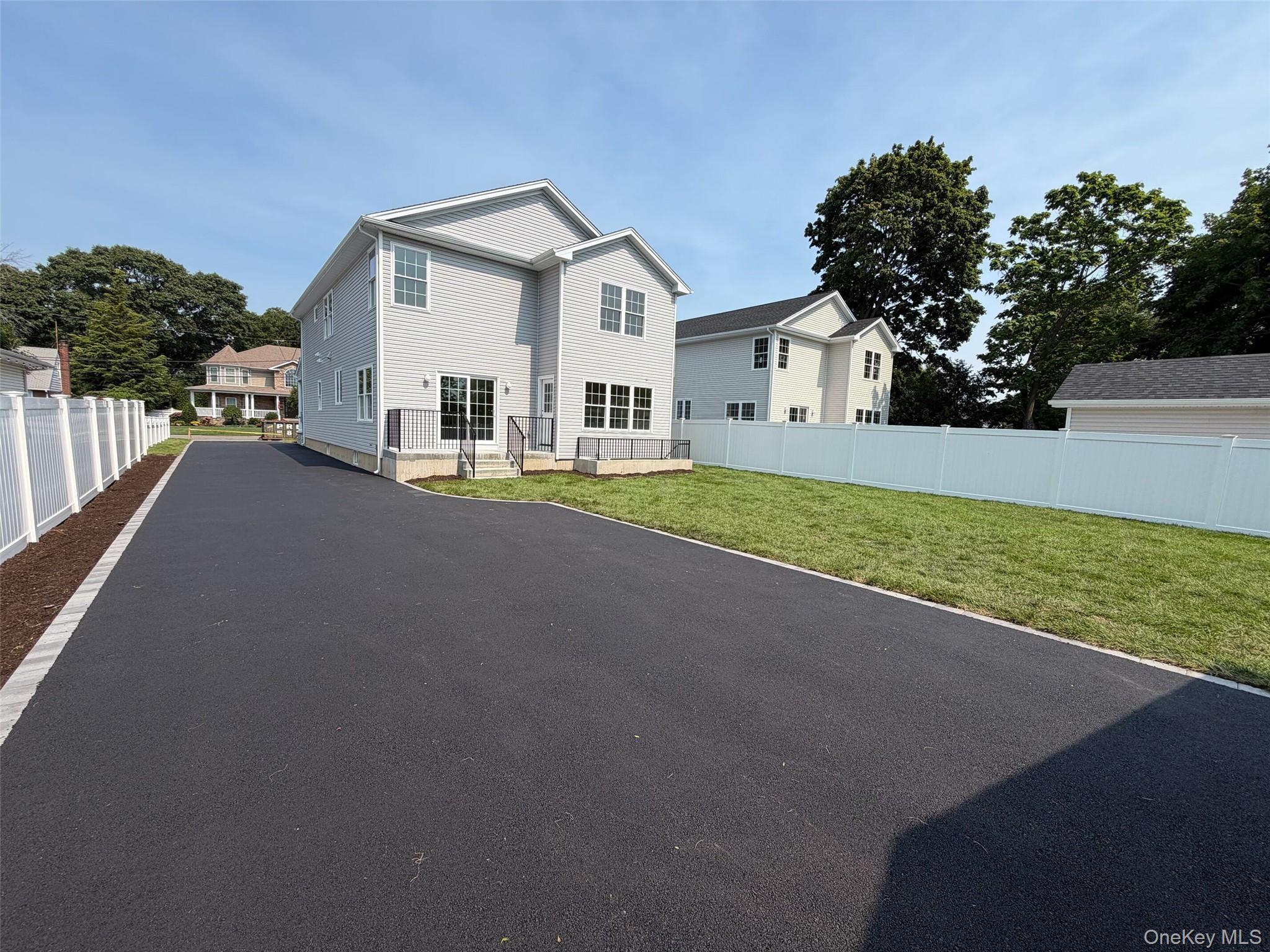 Single Family Spruce Avenue Nassau County, NY 11714, MLS-1012772-15