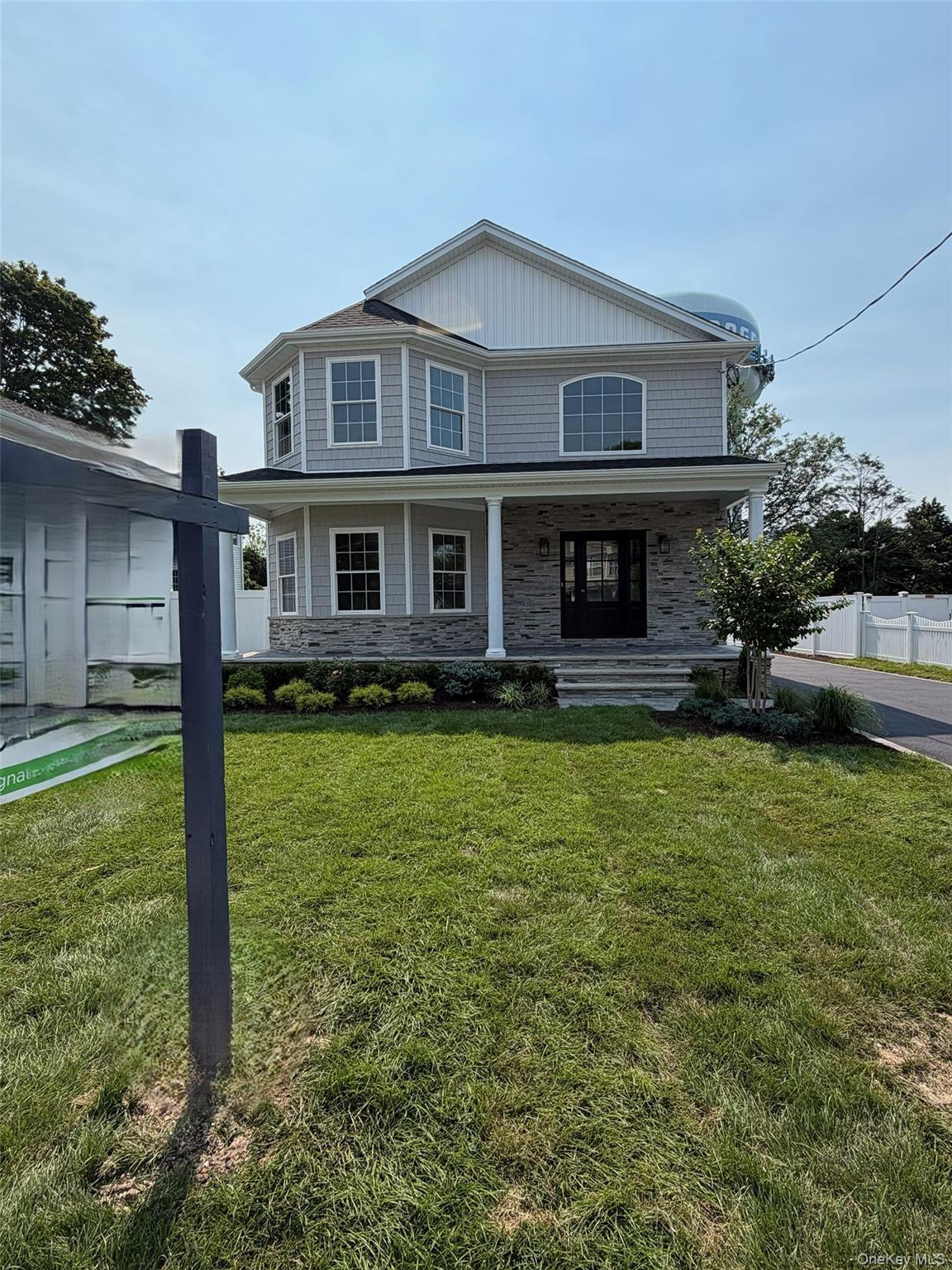 Single Family Spruce Avenue Nassau County, NY 11714, MLS-1012772-16