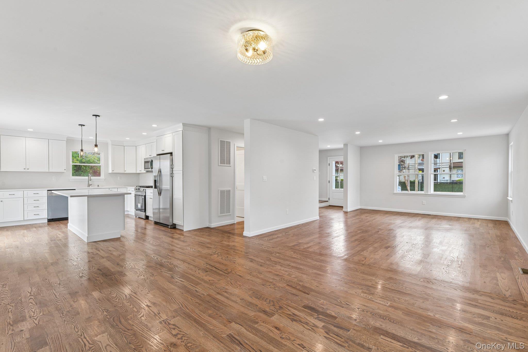 Single Family Scudder Avenue  Suffolk County, NY 11726, MLS-1012878-8