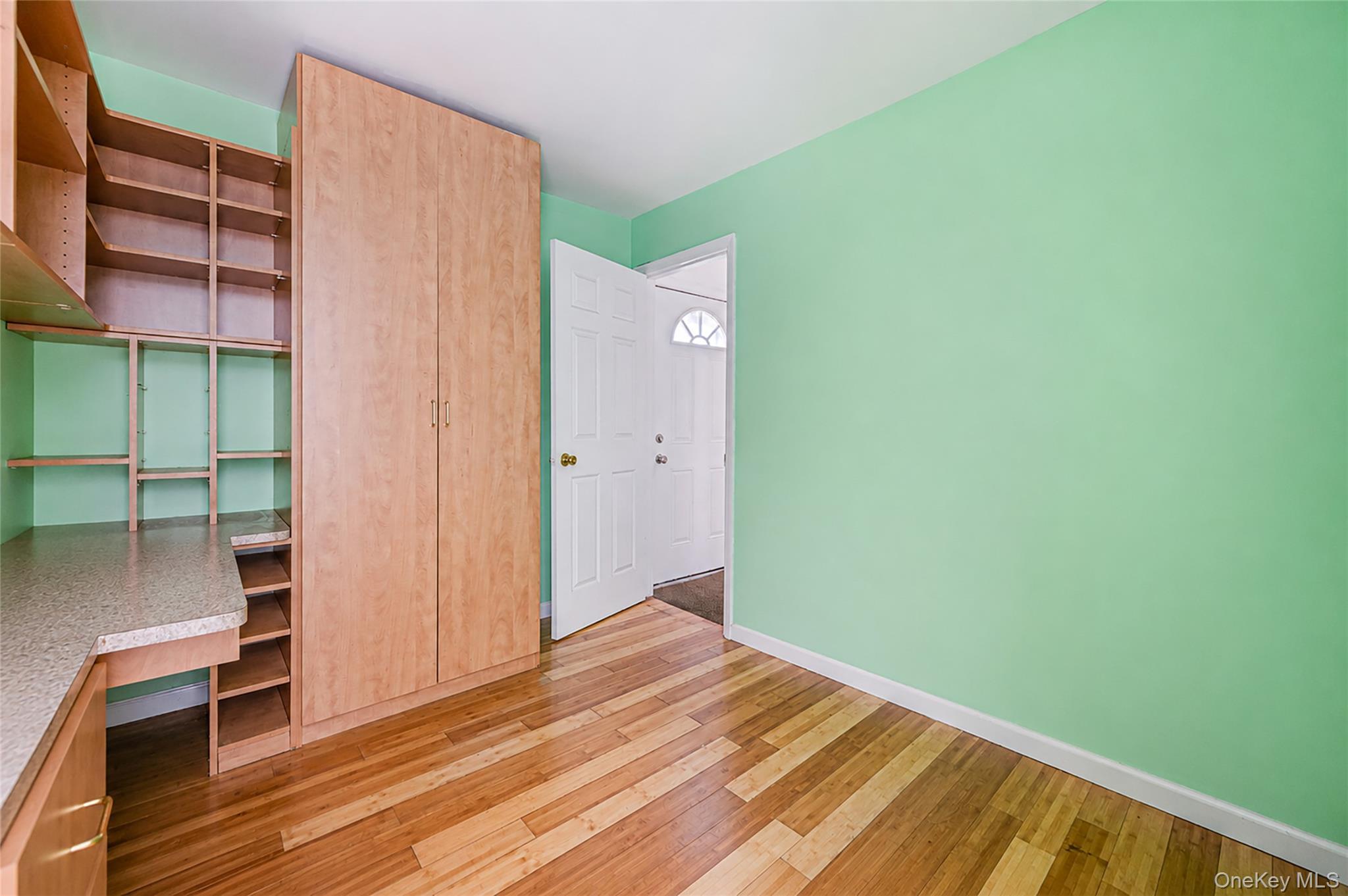 Single Family E Alhambra Avenue Suffolk County, NY 11757, MLS-1012884-15