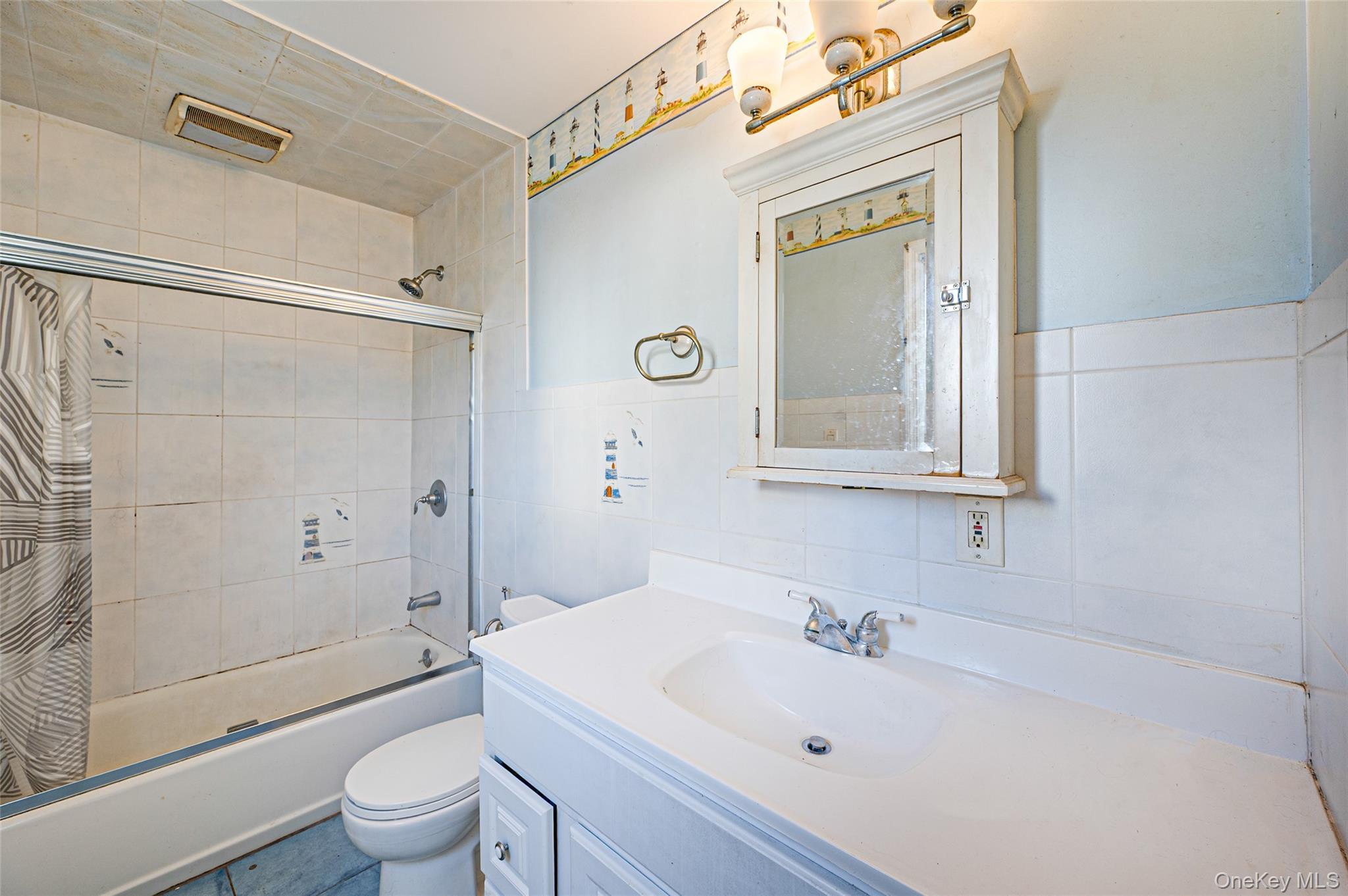 Single Family E Alhambra Avenue Suffolk County, NY 11757, MLS-1012884-16