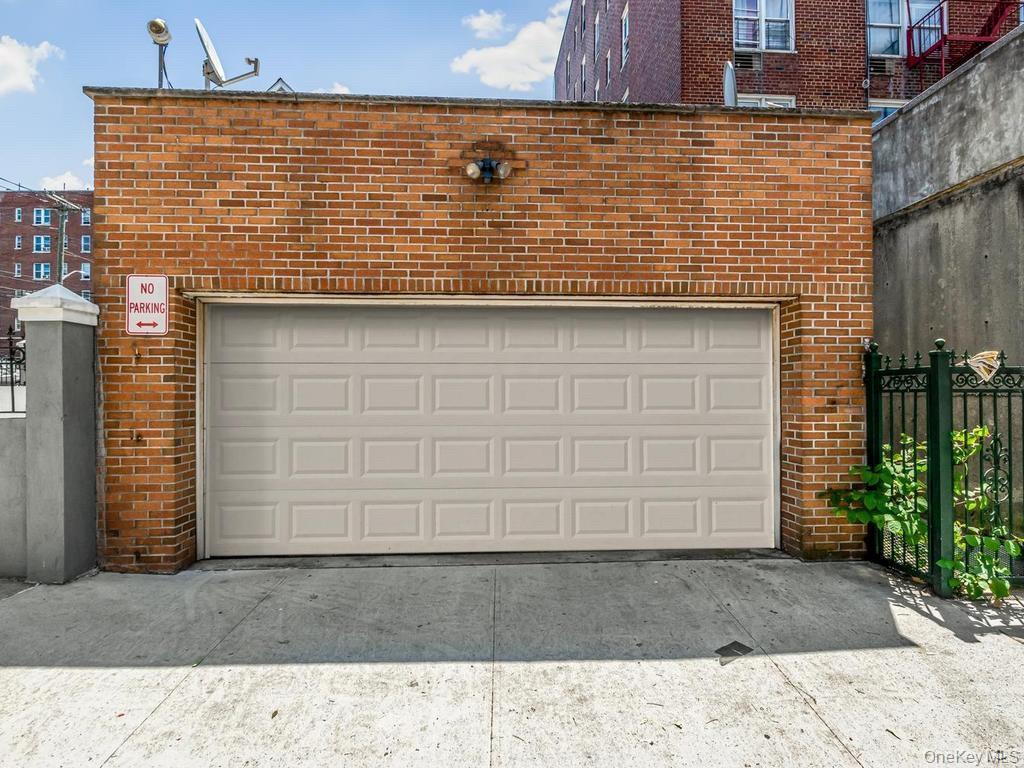 Single Family White Plains Road  Bronx, NY 10470, MLS-1012921-23