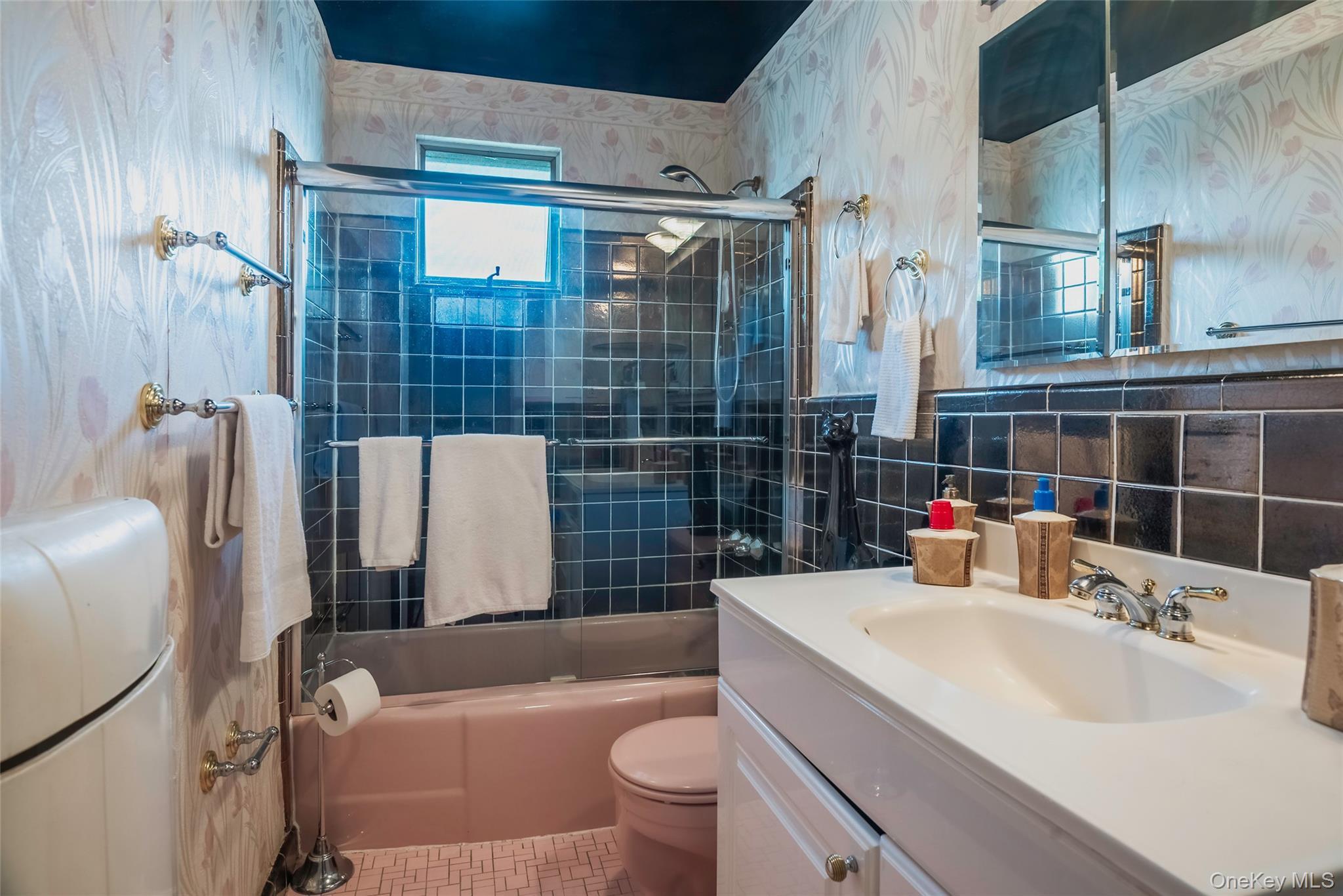 Single Family Redfield Street Queens, NY 11362, MLS-1012928-28