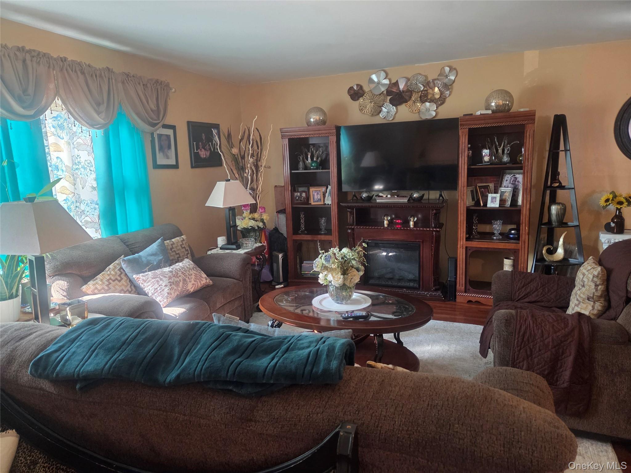 Single Family 223rd Street Queens, NY 11413, MLS-1012939-11