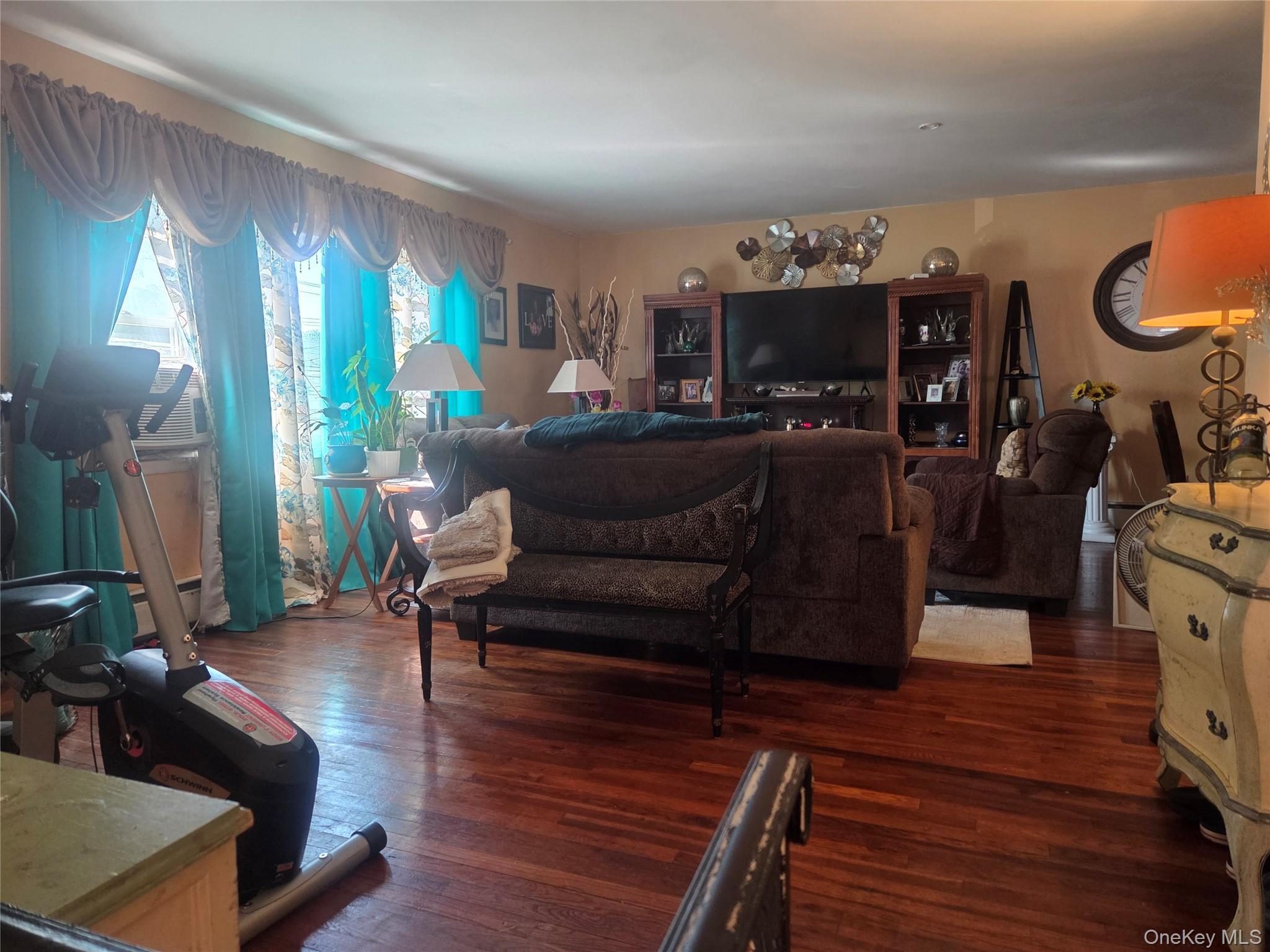 Single Family 223rd Street Queens, NY 11413, MLS-1012939-6