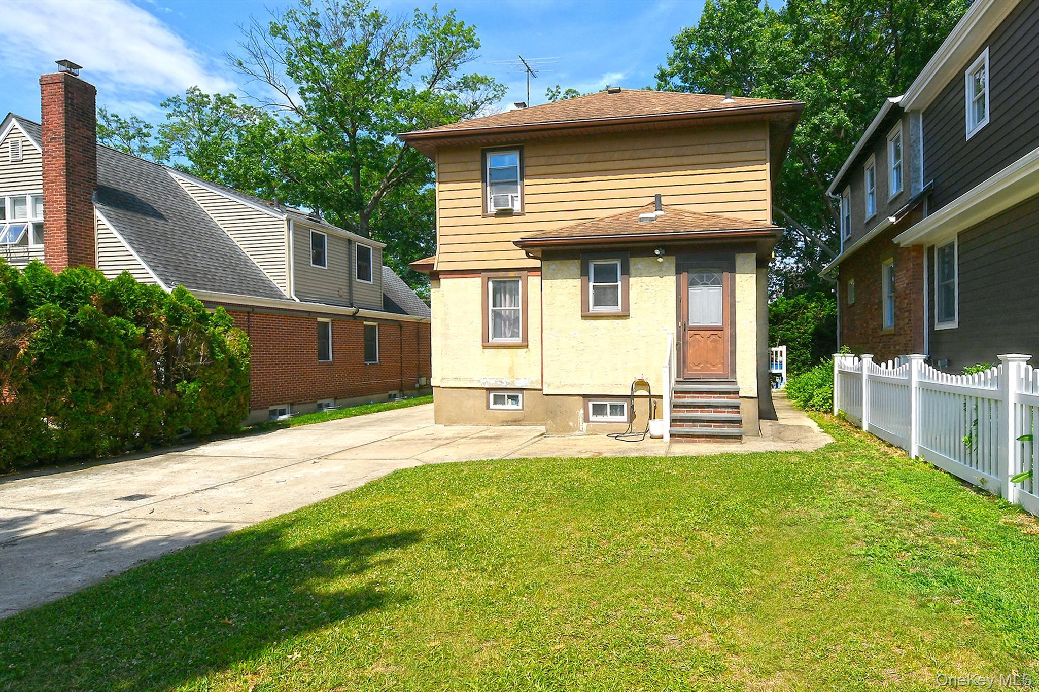 Single Family Bellmore Street Nassau County, NY 11001, MLS-1012963-2