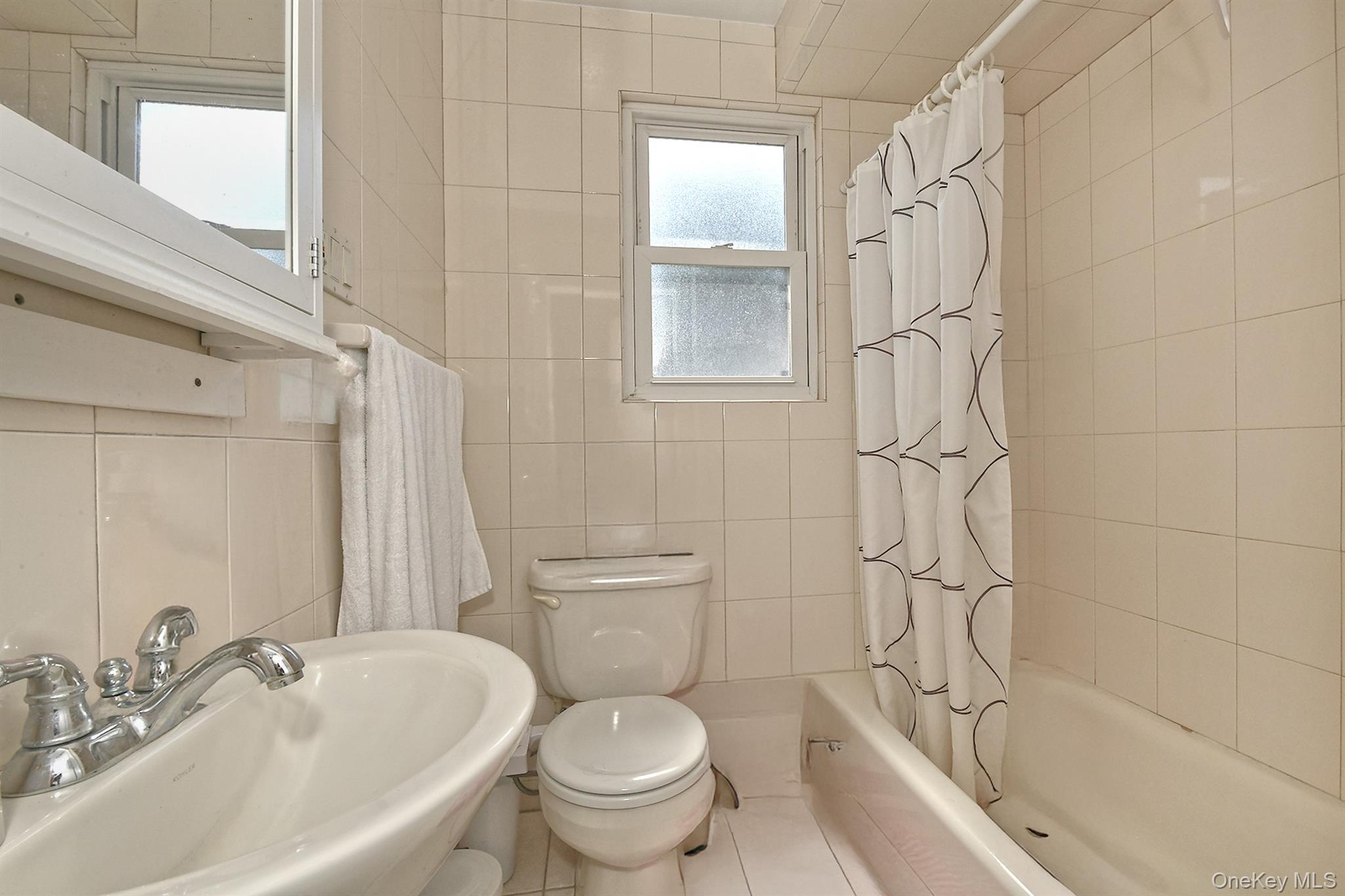 Single Family Bellmore Street Nassau County, NY 11001, MLS-1012963-6
