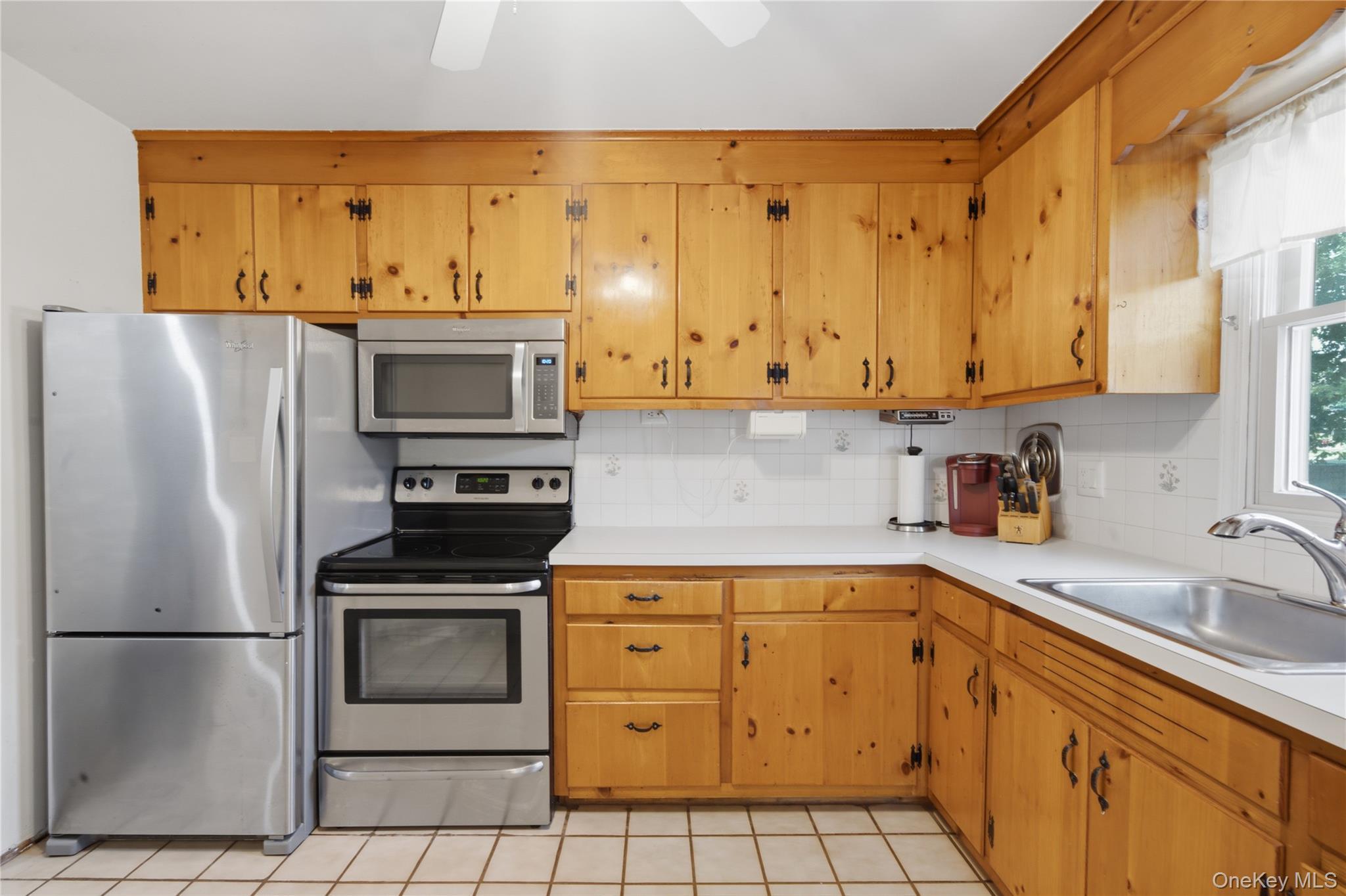 Single Family Highland Avenue Suffolk County, NY 11772, MLS-1012978-11