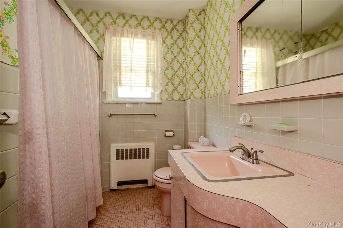 Single Family Lafayette Bronx, NY 10465, MLS-1012986-11