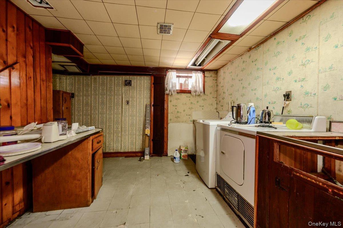 Single Family Lafayette Bronx, NY 10465, MLS-1012986-16