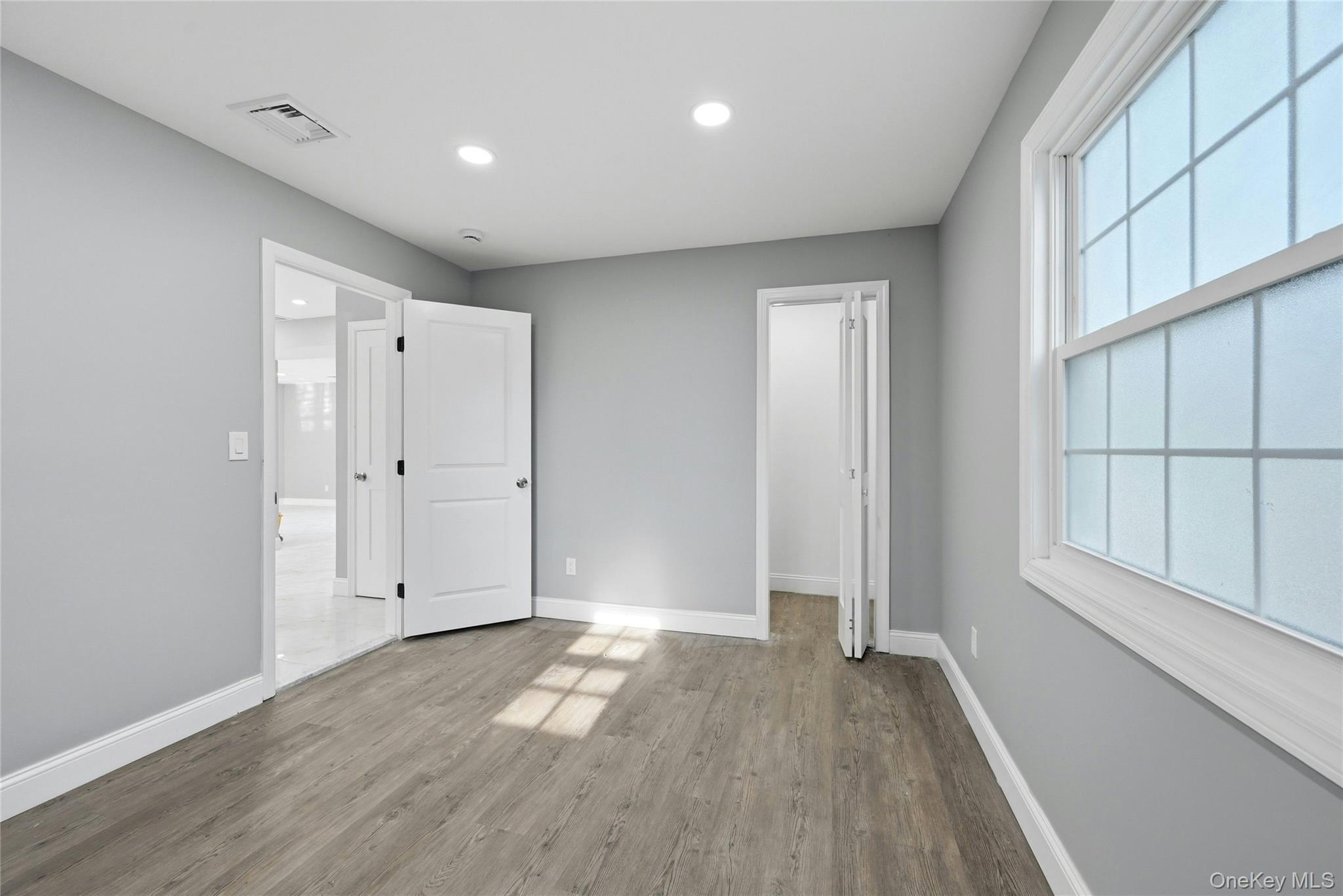 Single Family Curlin Lane Suffolk County, NY 11780, MLS-1013005-12