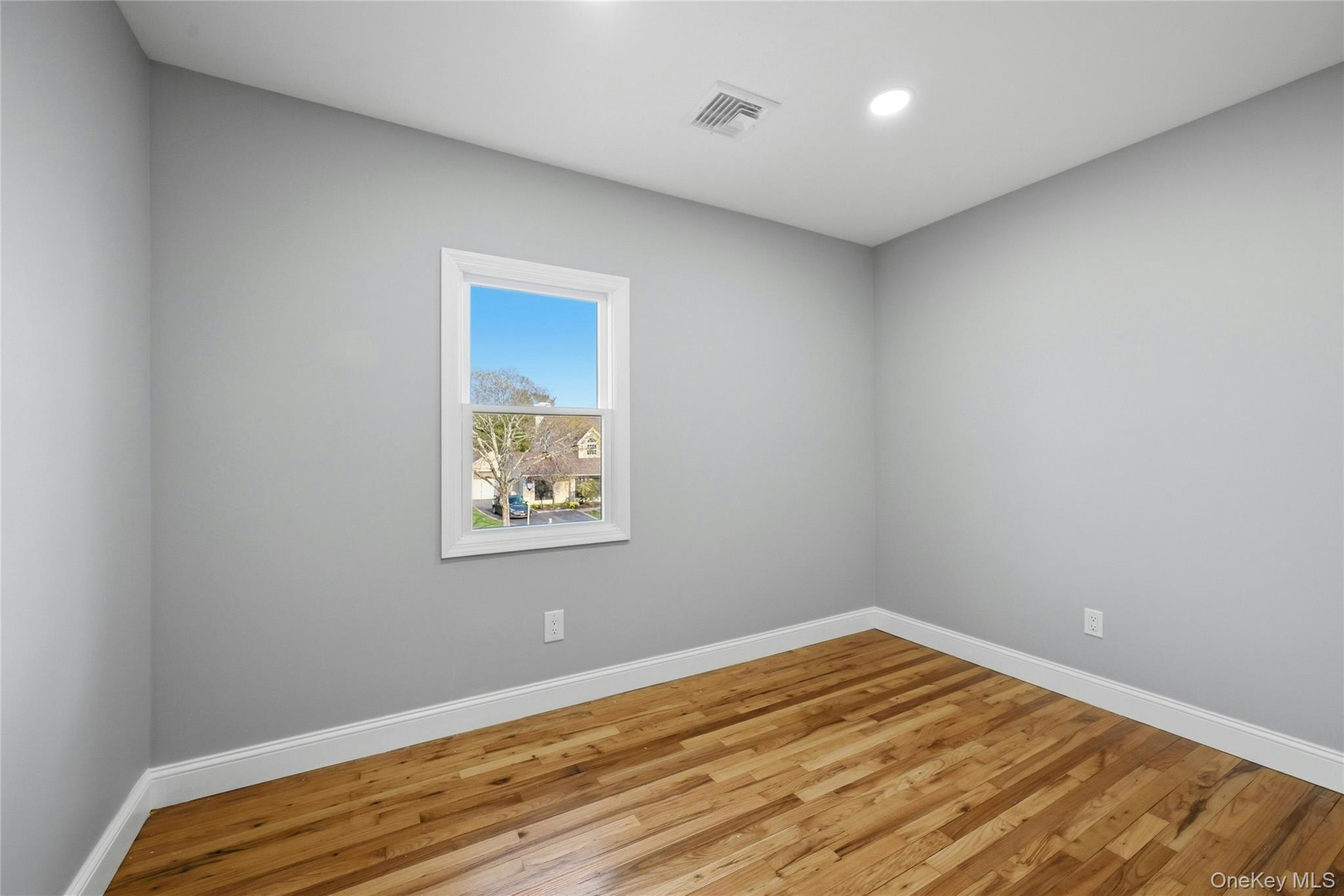 Single Family Curlin Lane Suffolk County, NY 11780, MLS-1013005-21