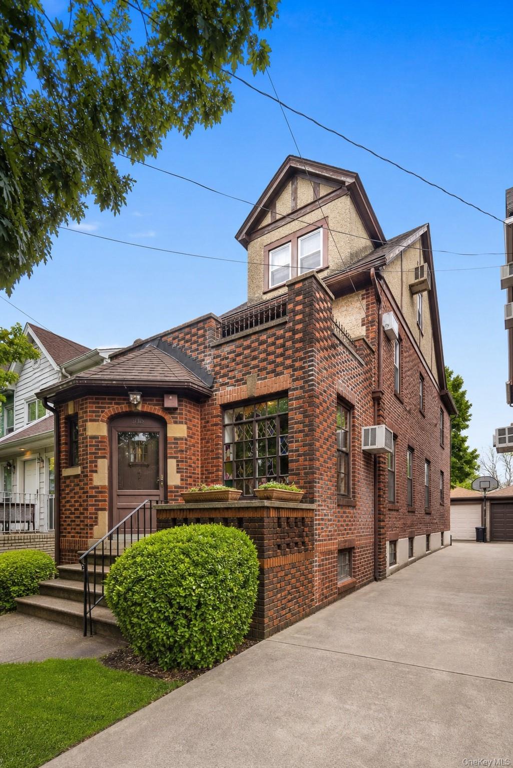 Single Family 28th Brooklyn, NY 11210, MLS-1013046-2