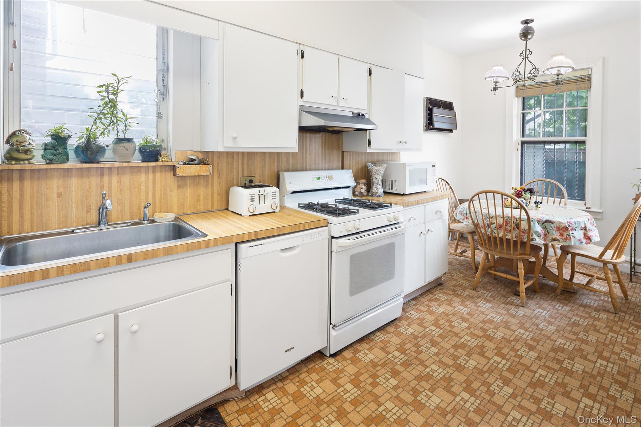 Single Family 28th Brooklyn, NY 11210, MLS-1013046-4