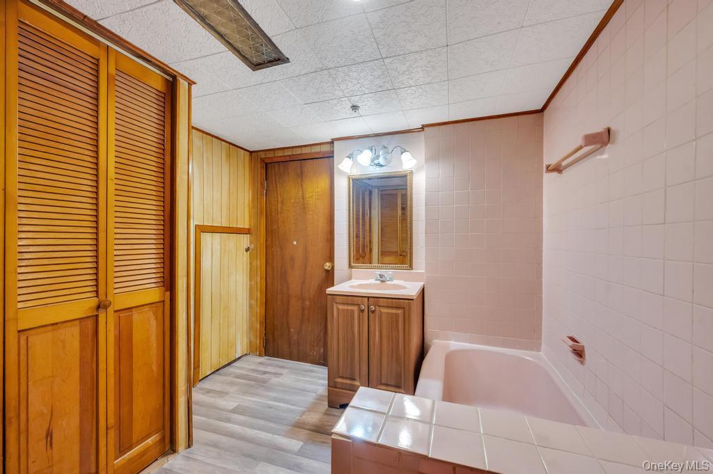 Single Family 169th Street Queens, NY 11434, MLS-1013059-28