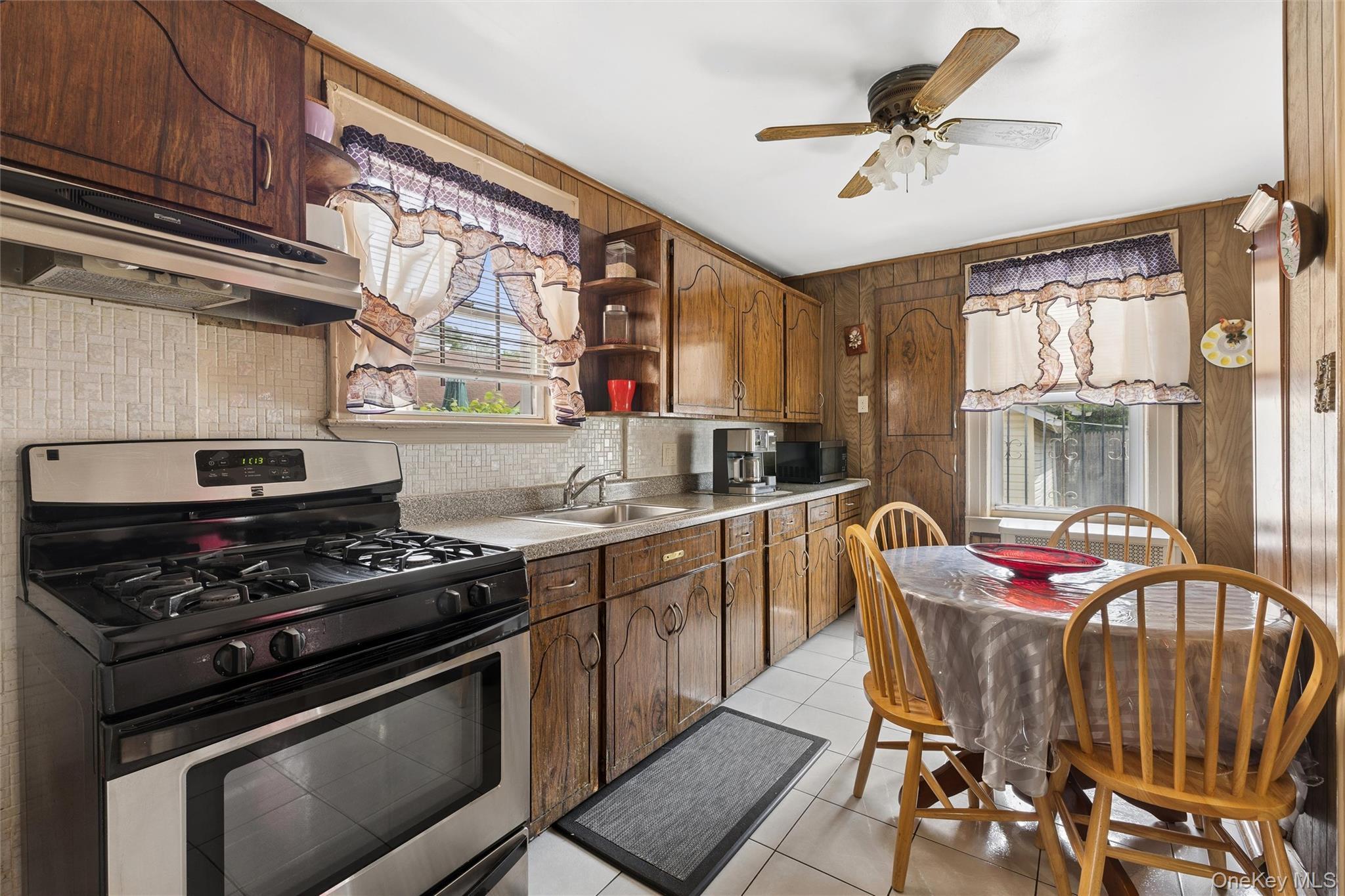 Single Family 201st Street  Queens, NY 11412, MLS-1013084-11