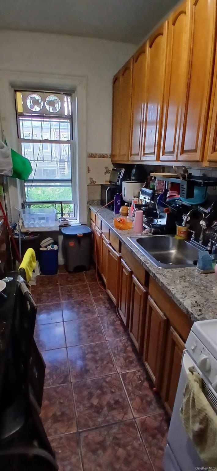 Single Family Hemlock  Brooklyn, NY 11208, MLS-1013085-6