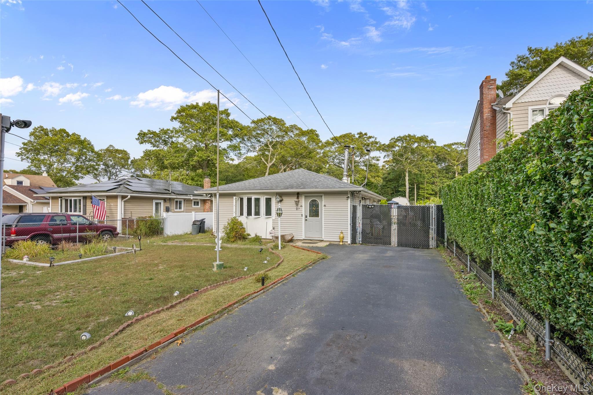 Single Family Biltmore Drive Suffolk County, NY 11951, MLS-1013126-2