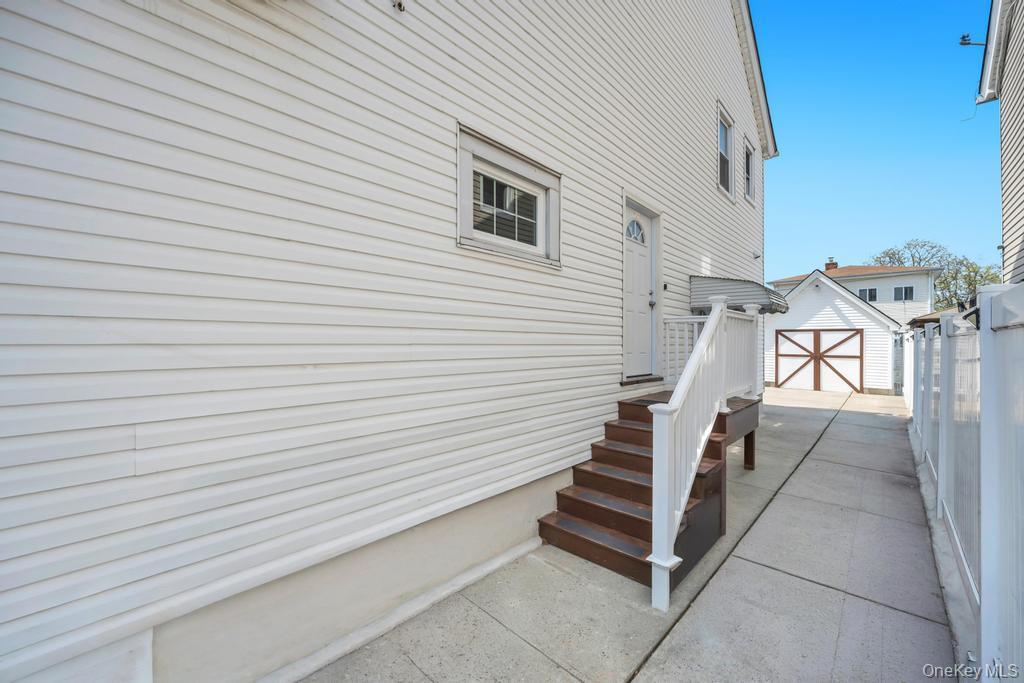 Single Family 232nd Queens, NY 11427, MLS-1013127-3