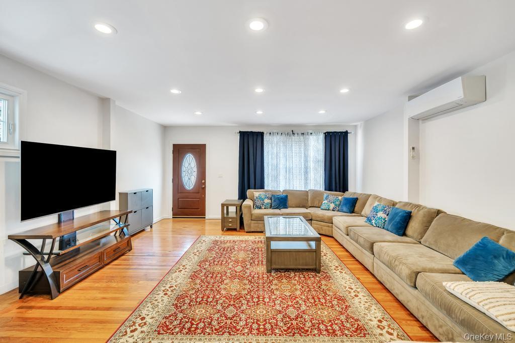 Single Family 232nd Queens, NY 11427, MLS-1013127-8