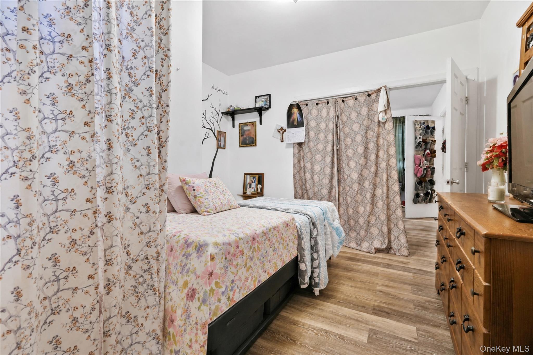 Single Family Hale Brooklyn, NY 11208, MLS-1013148-19